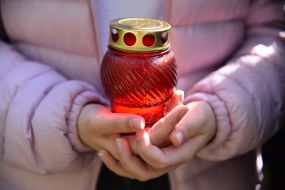 The lamp in the hands