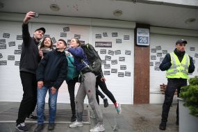 Activists of the public initiative # Turn Off the Russian do Sally