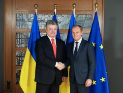 Petro Poroshenko and  Jens Stoltenberg