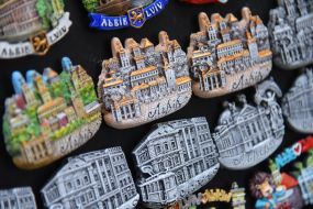 Souvenir magnets
