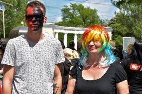 Участники марша ЛГБТ-сообщества