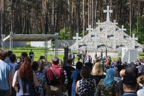 Petro Poroshenko in the Bykovnyansk graves reserve