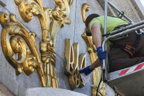 Participants of the Clean Day action washed the Monument of Independence in Kiev