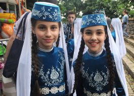 Girls in Crimean Tatar costumes