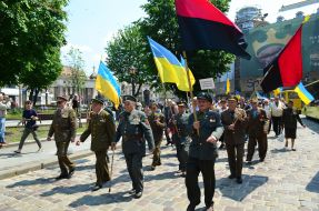 Торжественное шествие по случаю Праздника Героев