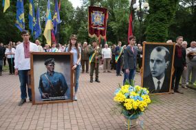 Портреты Романа Шухевича и Степана Бандеры