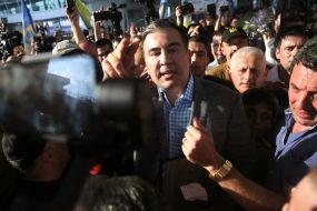 Mikheil Saakashvil talks to journalists