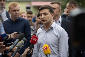 Volodymyr Zelensky answers journalists' questions