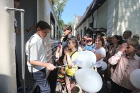 People at the station "Kyiv Passenger Children"