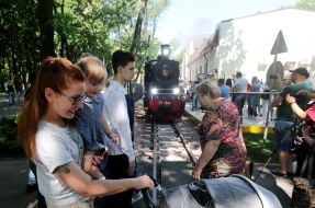 People at the station "Kyiv Passenger Children"