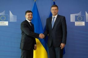 Vladimir Zelensky and Valdis Dombrovskis