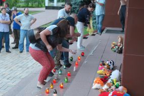 Свечи и игрушки