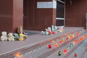 Свечи и игрушки