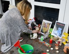 Игрушки и свечи