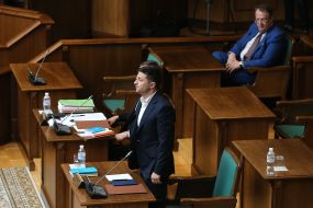 Vladimir Zelensky at the session of the Constitutional Court