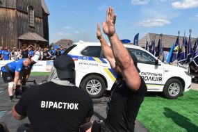 Ukrainian strongmen Championship among patrol officers