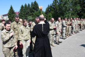 Servicemen of the 80th Assault Brigade