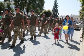 March of the troops of 10 separate mountain-assault brigades