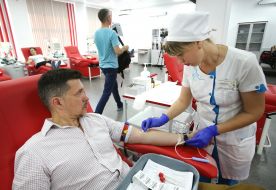 Андрій Скіпальський здає кров