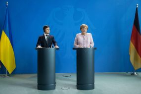 Vladimir Zelensky and Angela Merkel