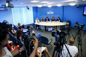 Участники пресс-конференции