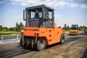 Каток для укладки асфальта 