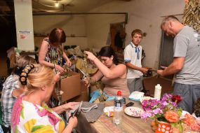 Activists make camouflage nets