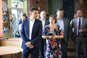 Vladimir Groysman visiting kindergarten