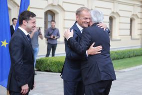 Дональд Туск, Владимир Зеленский и Жан-Клод Юнкер