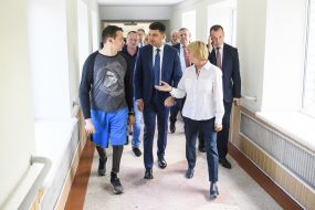 Volodymyr Groysman visited the scientific research Institute of prosthetics