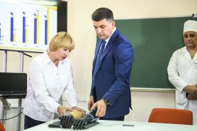 Volodymyr Groysman visited the scientific research Institute of prosthetics