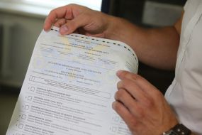 Presentation of ballots