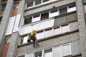 The insulation of the facade of a residential building