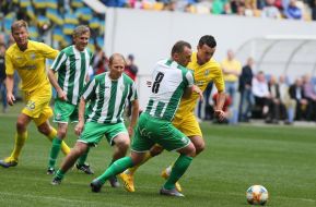 Товарищеский матч между звездами национальной сборной Украины и звездами ФК «Карпаты» (Львов)