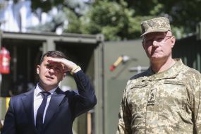 Владимир Зеленский, Руслан Хомчак