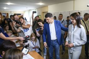 Vladimir Groisman with his wife Elena