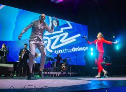 A.C. Lincoln, Elizabeth Bougerol