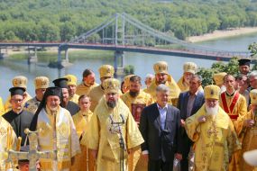 Митрополит Эммануил, митрополит Епифаний, Петр Порошенко и митрополит Макарий