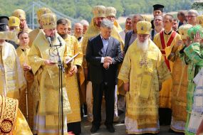 Metropolitan Epiphanius, Petro Poroshenko and Metropolitan Macarius