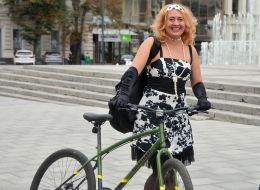 Costumed bicycle parade "Girls in retro, or a lady on a bicycle"
