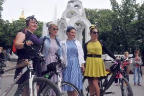 Costumed bicycle parade "Girls in retro, or a lady on a bicycle"