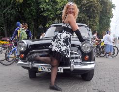 Costumed bicycle parade "Girls in retro, or a lady on a bicycle"