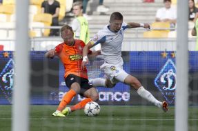 Playing moment of the match