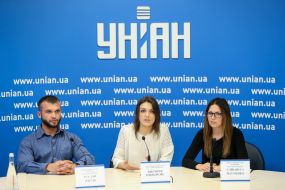 Руслан Жмудь, Вікторія Пікшрєнє, Єлизавета Науменко