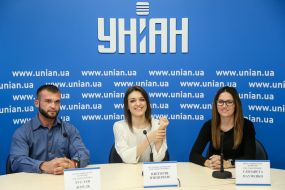 Руслан Жмудь, Вікторія Пікшрєнє, Єлизавета Науменко