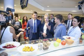 Volodymyr Groysman, Lilia Grinevich