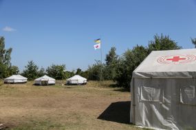 Намети Червоного Хреста