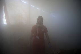 Волонтер Красного Креста