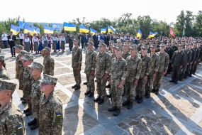 Военнослужащие