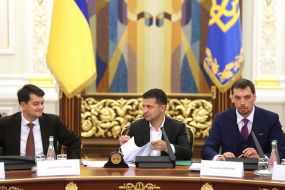 Oleksiy Honcharuk, Volodymyr Zelenskiy, Dmytro Razumkov